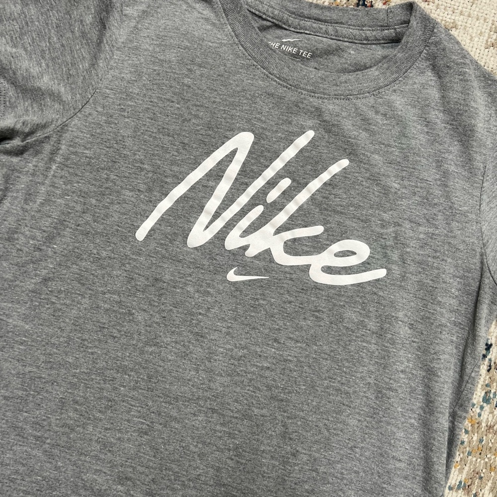 Girl Nike Tee - Picture 4 of 5